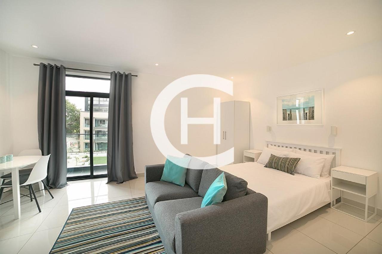 Embassy Gardens By Clifton Homes Accra Luaran gambar